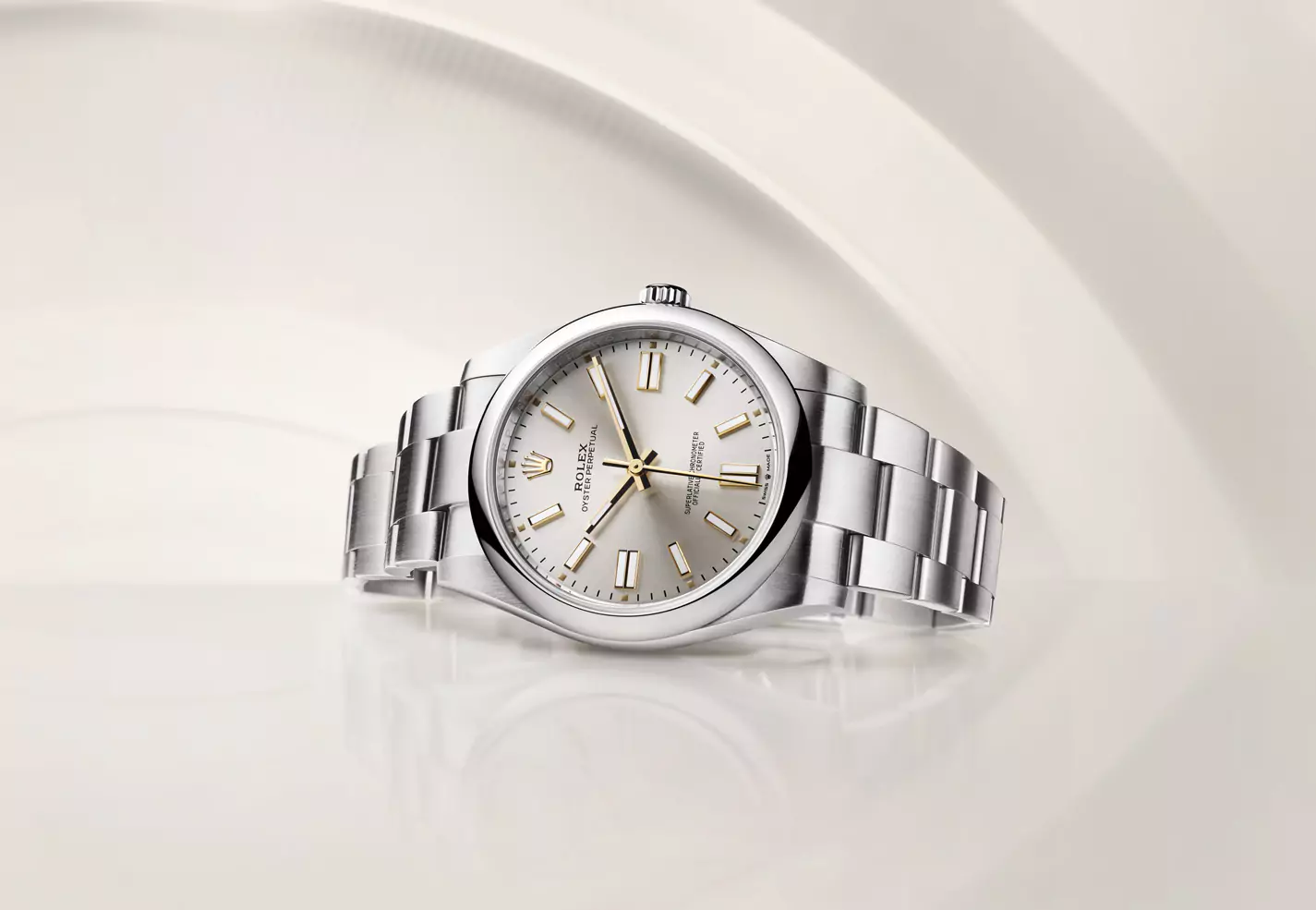 02 oyster perpetual the essence of the oyster image 01 desktop 1425x985 1