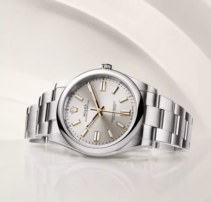 02 oyster perpetual the essence of the oyster image 01 mobile 680x650 1