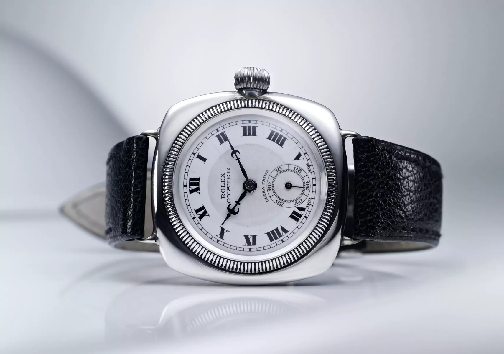 03 oyster perpetual the essence of the oyster image 02 desktop 1710x1200 1